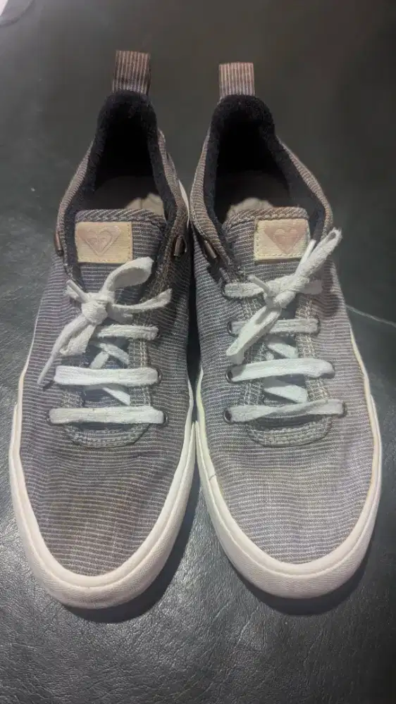 Sepatu Roxy vintage size 40 insole 26