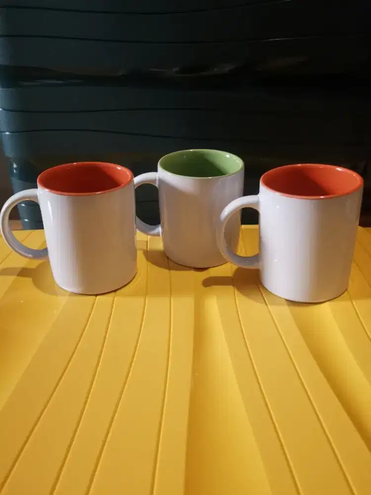 3 Mug Keramik Warna bagian dalam