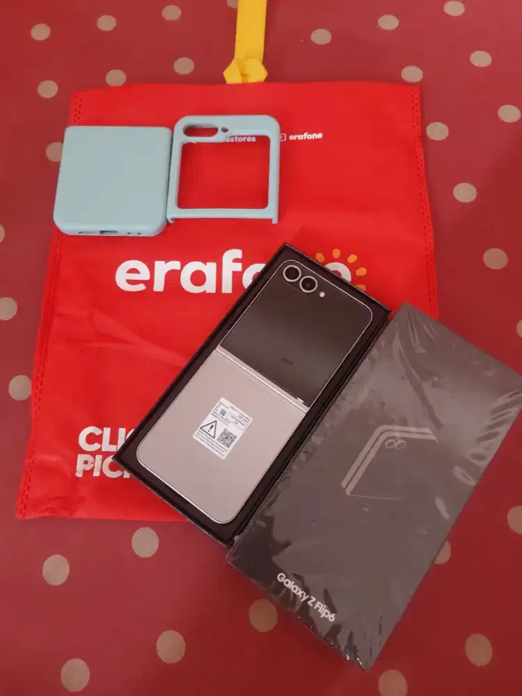 Samsung Z FLIP 6 5G Ram12/512GB silver Garansi resmi SEIN DES 2025.