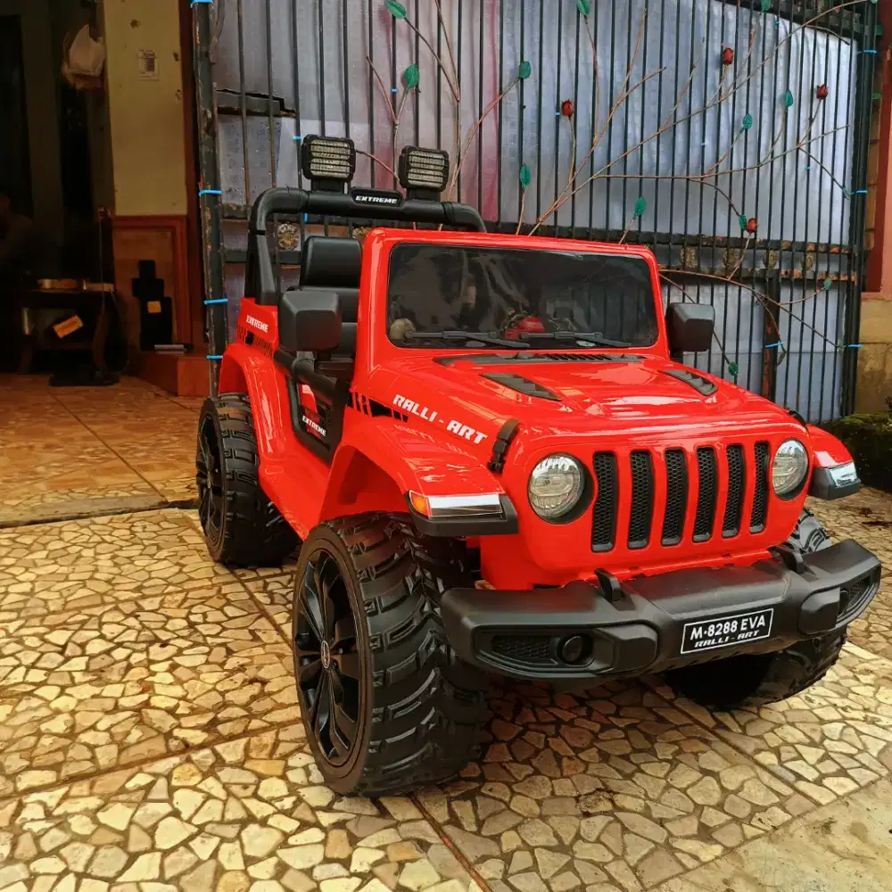 MOBIL AKI REMOTE JEEP BAN KARET COD