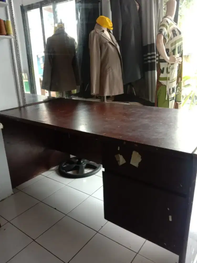 Dijual meja sekretaris