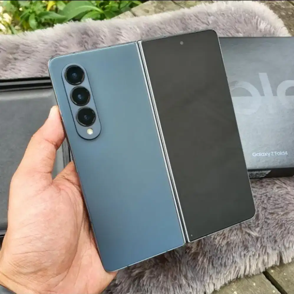 Samsung ZFold4 512GB GrayGreen Mulus Komplit