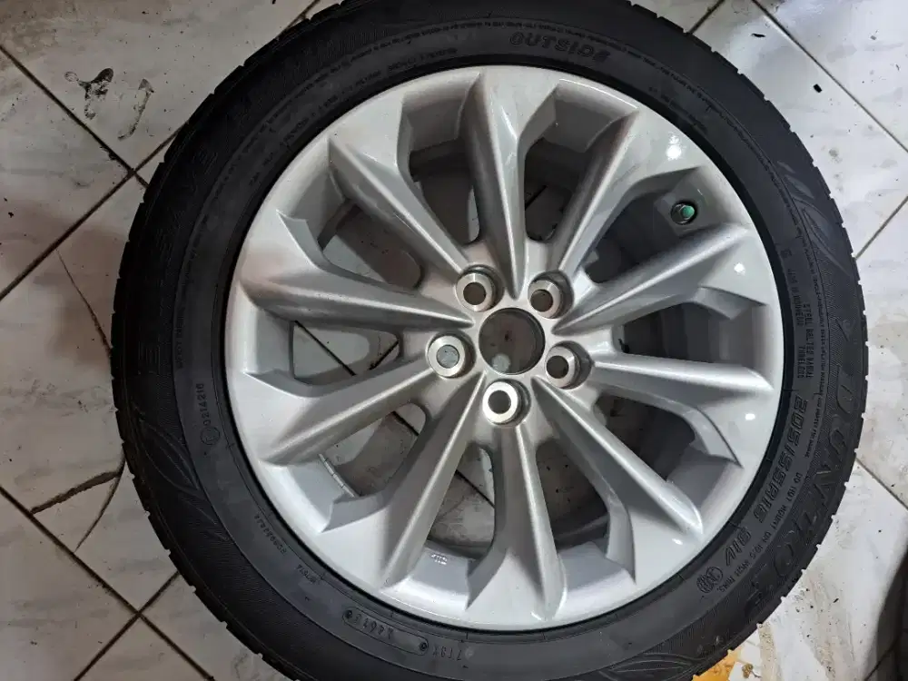 Altis ring 16 velg serep altis hybrid ban stip altis