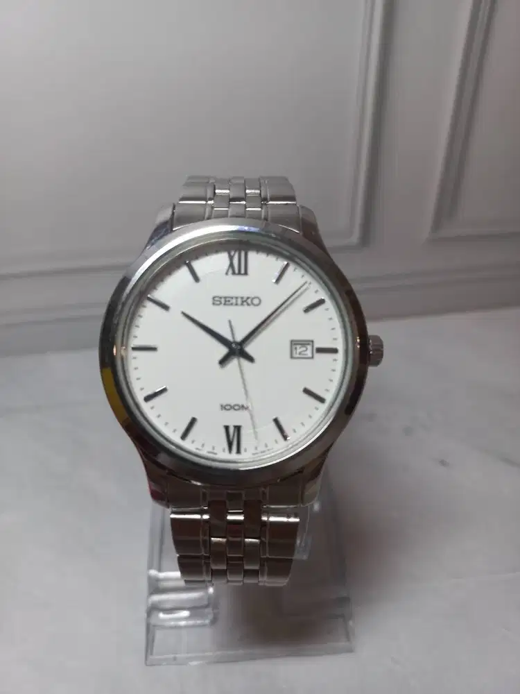 Seiko Quartz White Dial