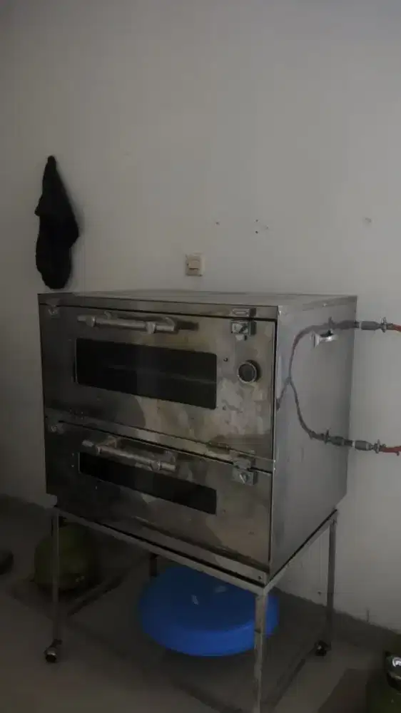 Oven gas loyang besar