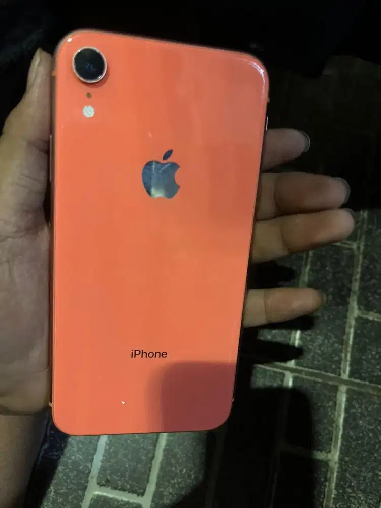 JUAL IPHONE XR, NO MINUS CEK DI TEMPAT