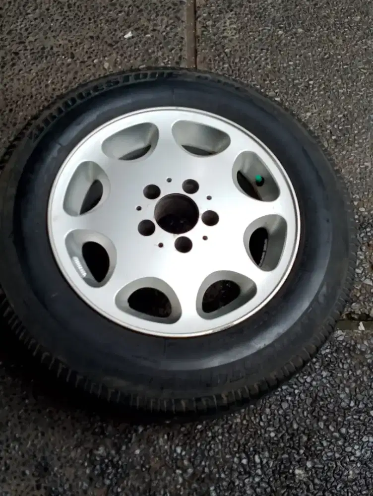 1 Buah VELG Mercedes 8 + Ban