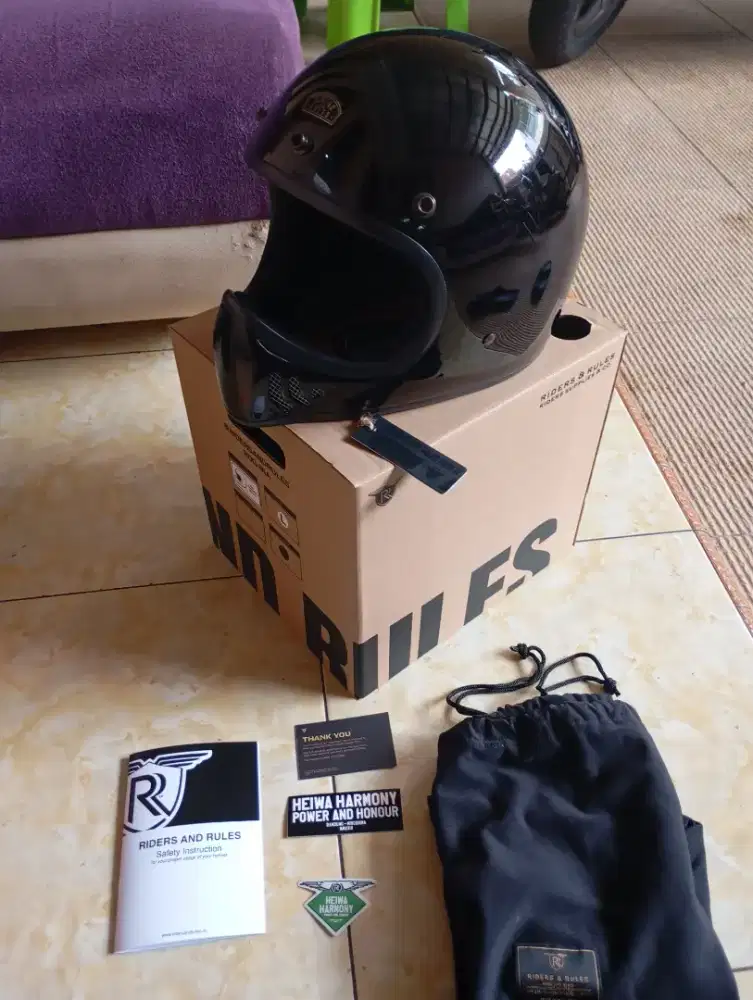 Jual Rugi kondisi baru Helm fullface RR comando mini