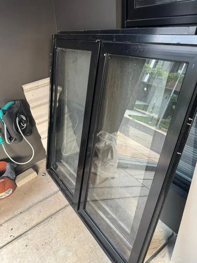 jendela ykk 126x130x7,5 cm