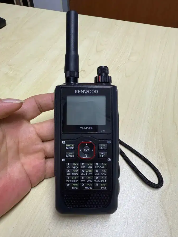 Kenwood TH-D74 handheld transceiver triband handy talky
