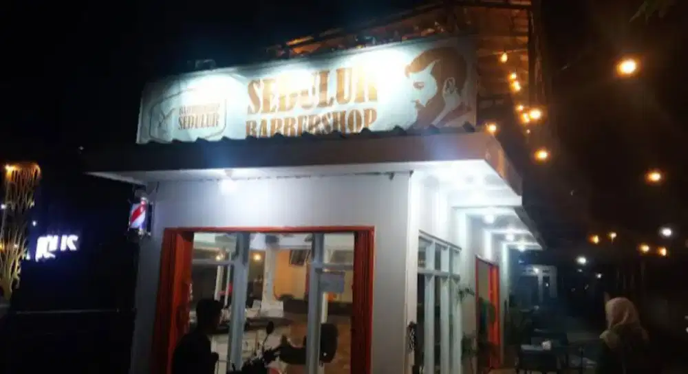 Dicari cepat tukang cukur/pangkas rambut berpengalaman, jujur.