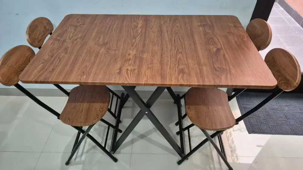 Meja makan / serbaguna