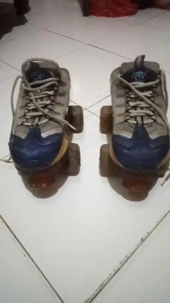 sepatu roda kuno utk anak