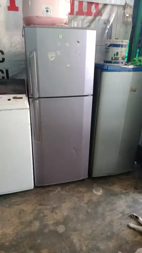Jual beli dan perbaikan Kulkas