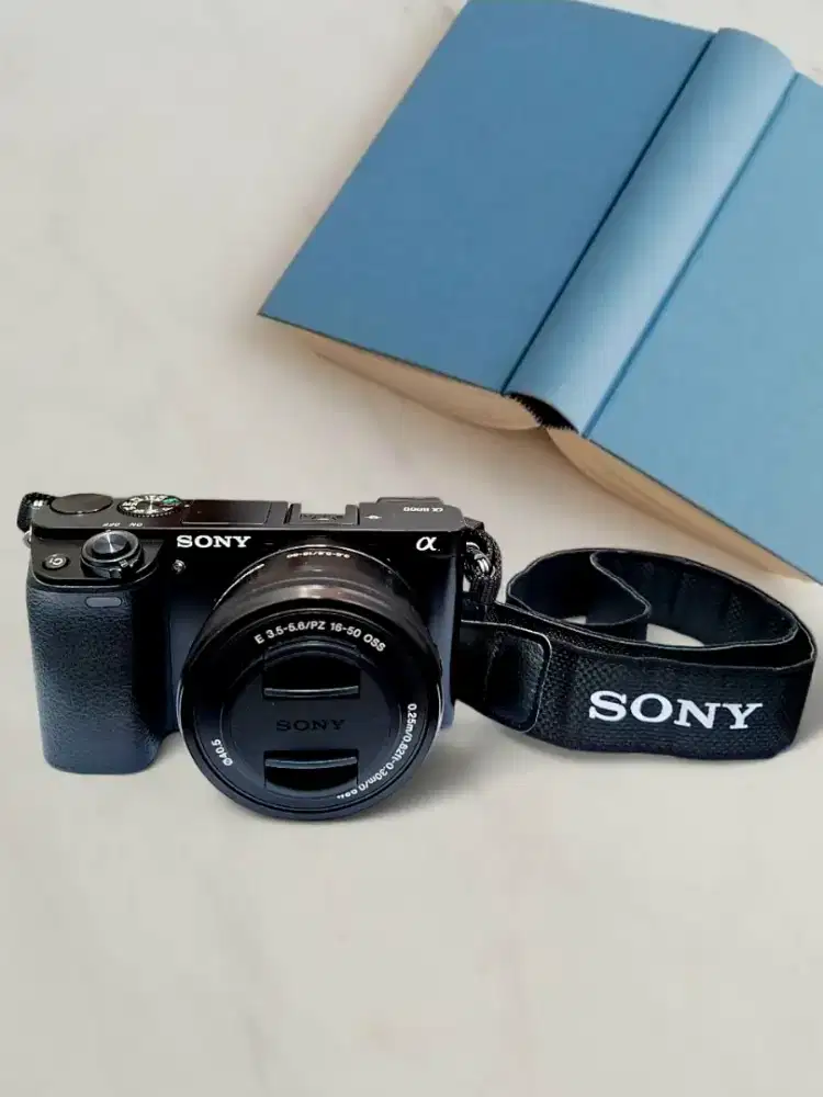 SONY A6000 E PZ 16-50 mm F3.5-5.6 OSS
Pover Zoom Lens