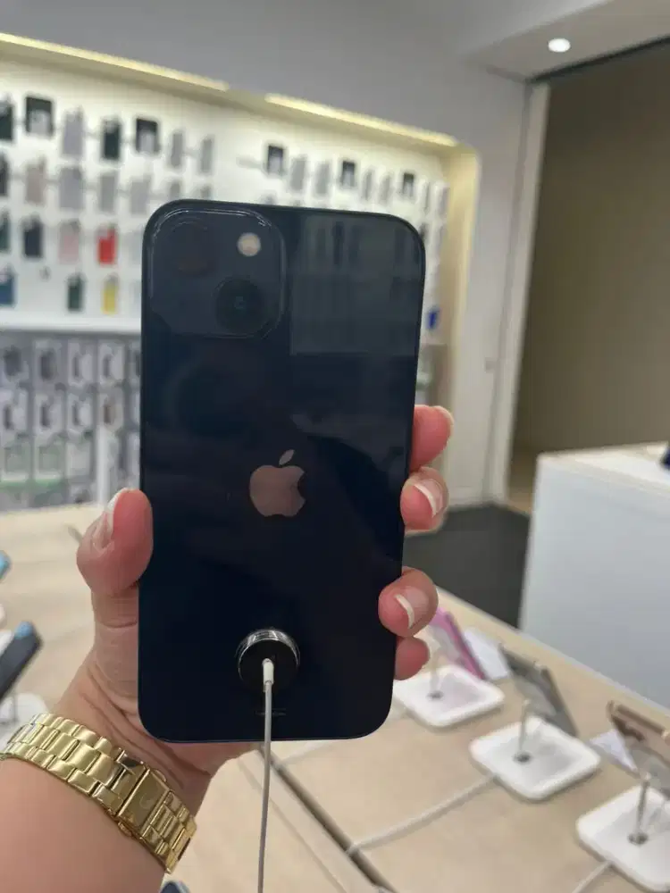 Iphone 13 midnight 128gb, cicilan hanya dengan KTP