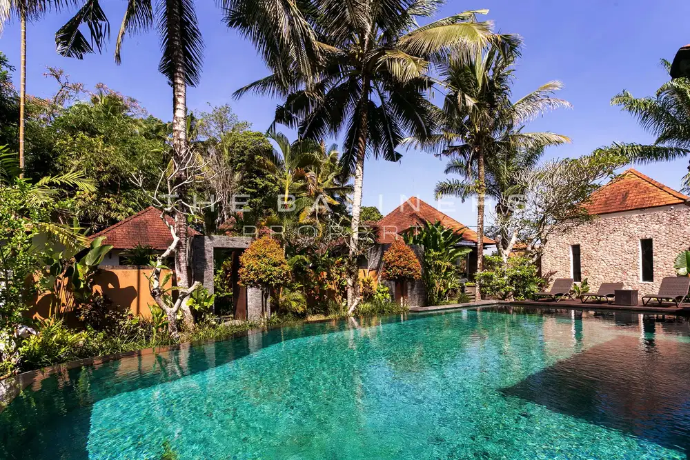 STRATEGICALLY POSITIONED 11-BEDROOM VILLA IN UBUD WITH PRIVATE POOLS