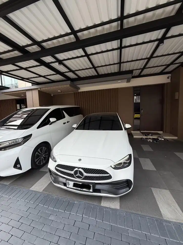 Mercedes benz C300 Putih White Like New 2024