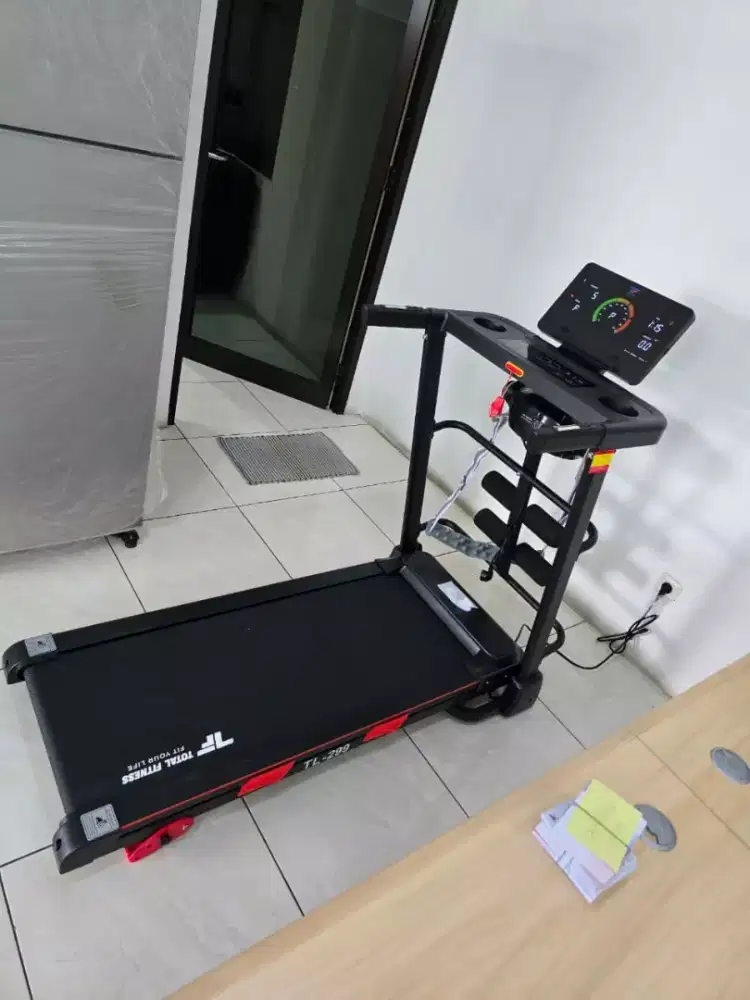 Alat fitnes treadmill elektrik 299 new design