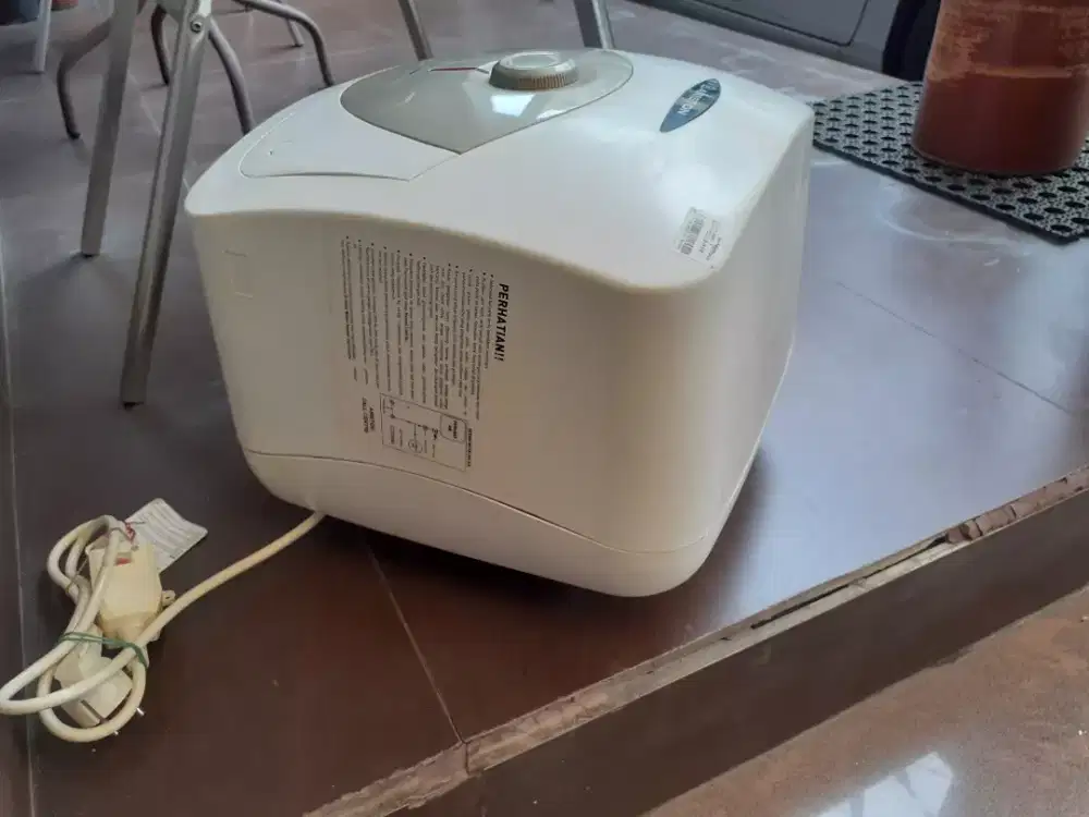 Water hiater listrik Ariston 15 L.