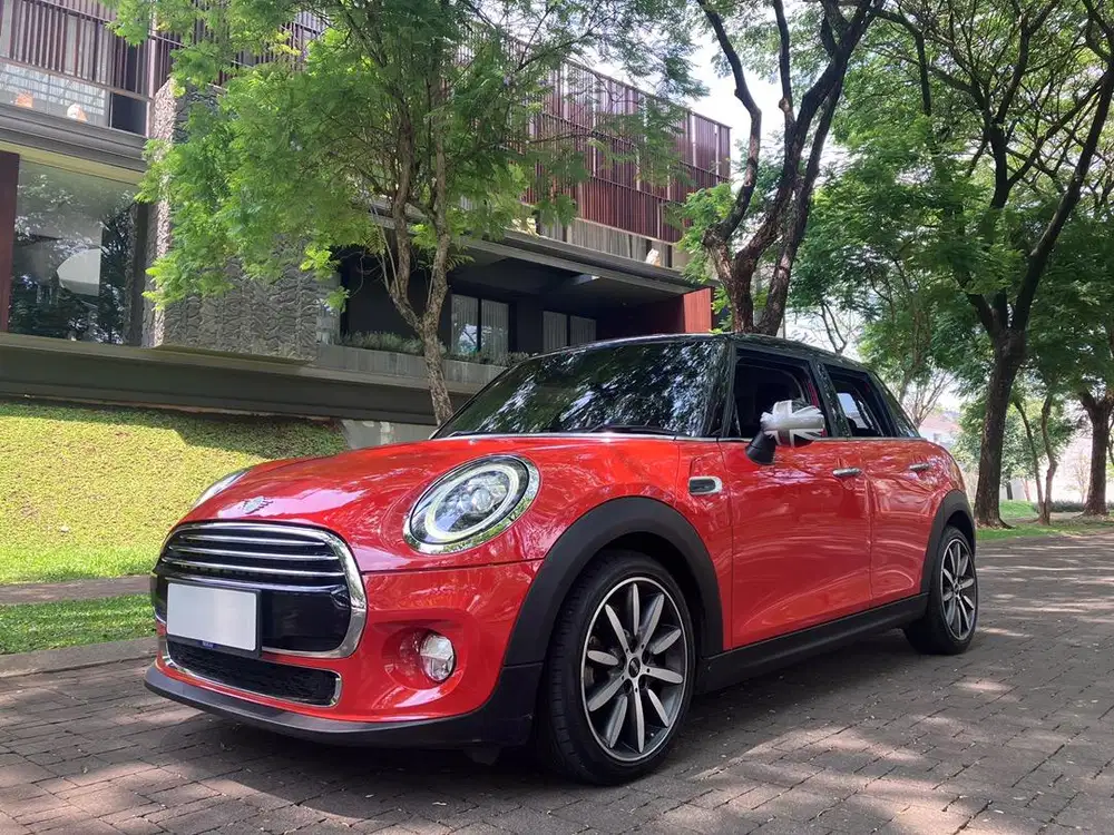 Mini Cooper F55 Facelift  5 Doors 2018 / 2019