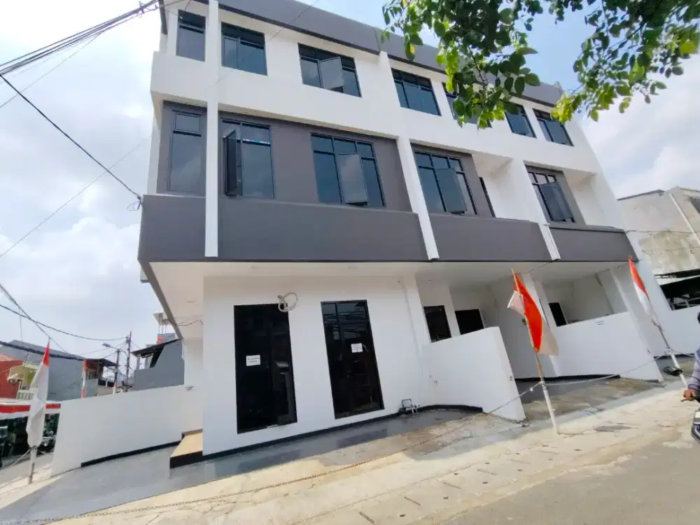 Di Jual Rumah 3Lt Dekat Stasiun Kemayoran Jakarta Pusat