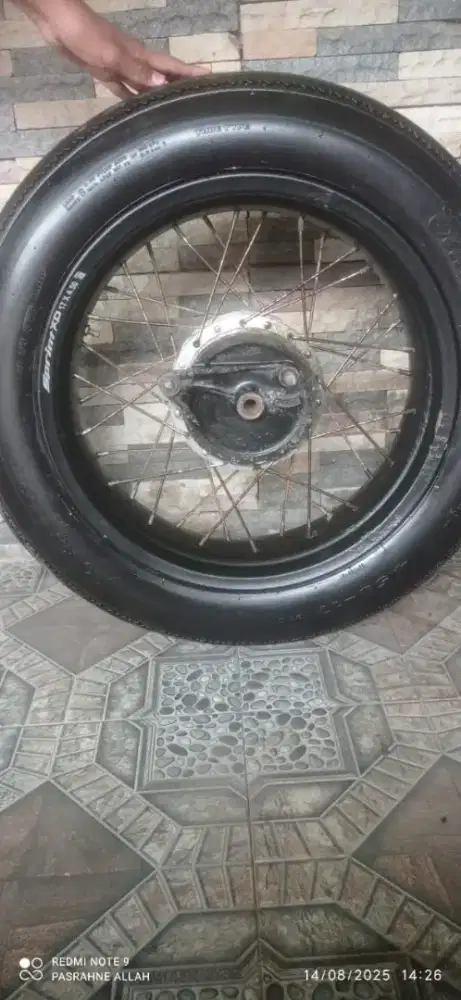 Ban dan velg motor custom chopper bobber