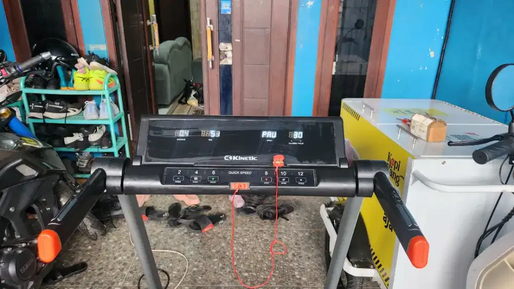 Treadmill Kinetic 08 Hp Kondisi Mulus Punya Istri Touchscreen Digital