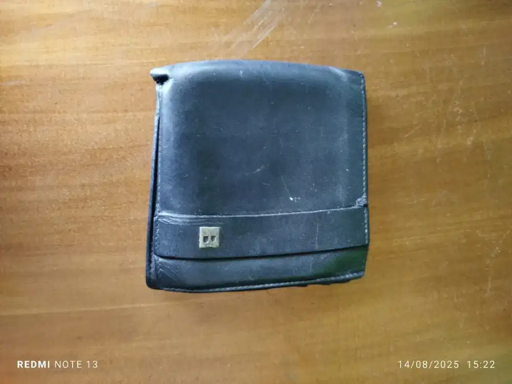 Dompet pria merk Bally