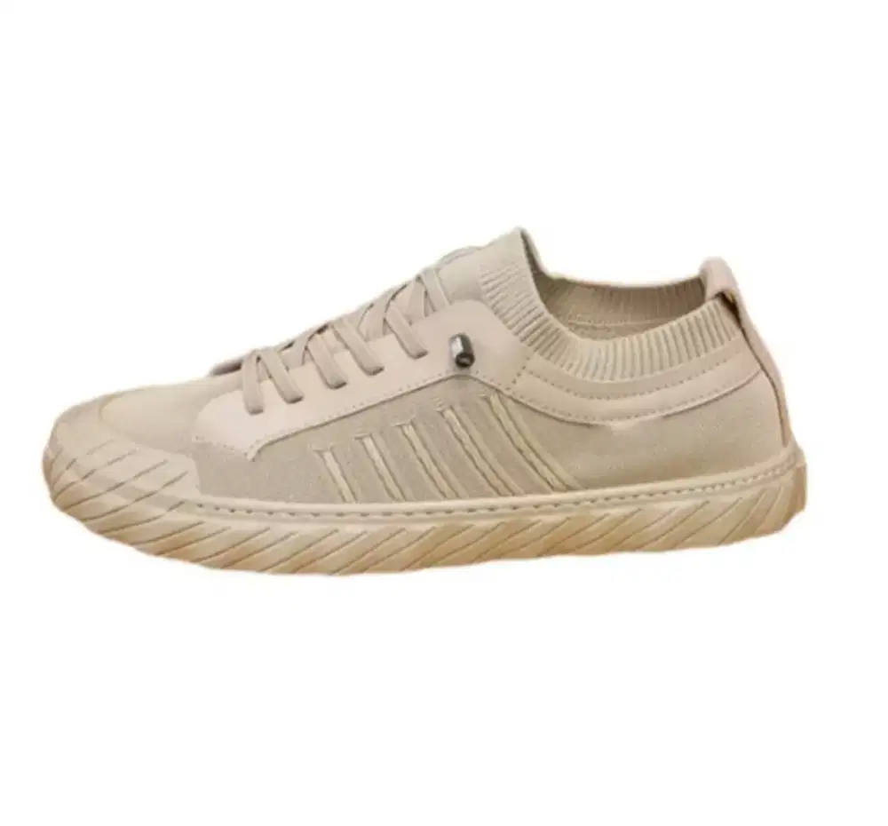 Sepatu sneakers uk.40