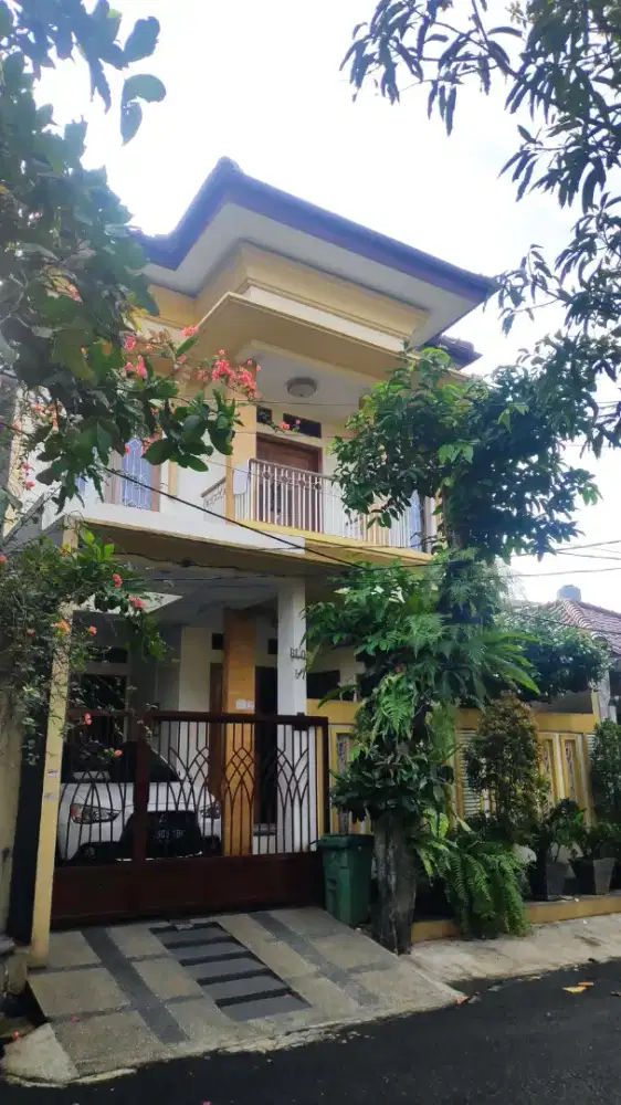 Di jual rumah dalam komplek
