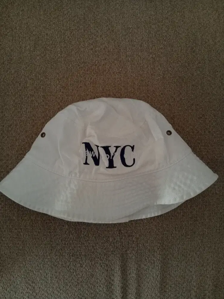 Topi bucket ada 2 pcs