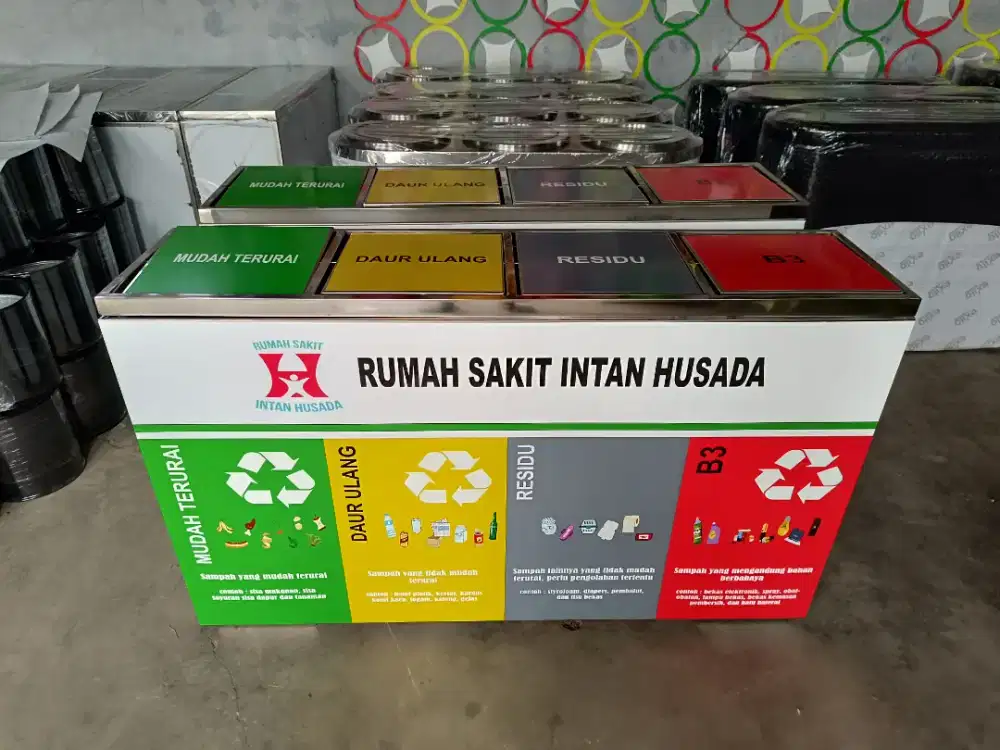 Tempat sampah stainlees 4 pilah kotak