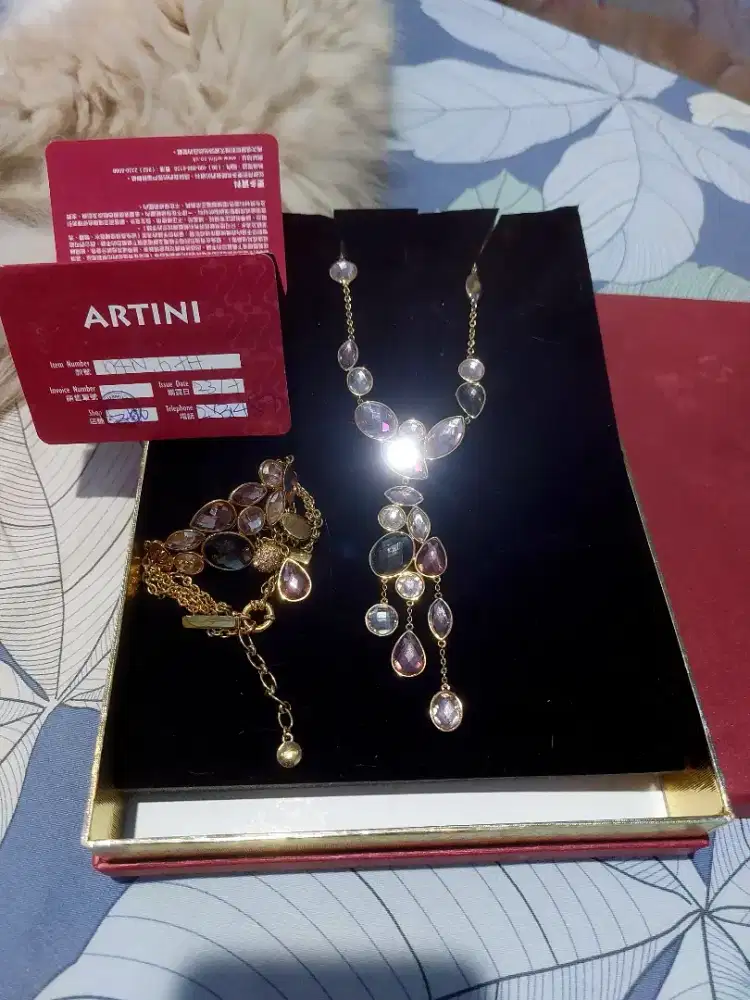 Kalung & gelang merk Artini