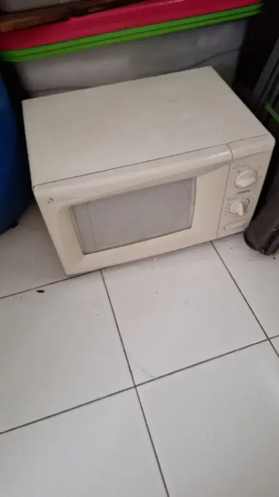Microwave oven bekas