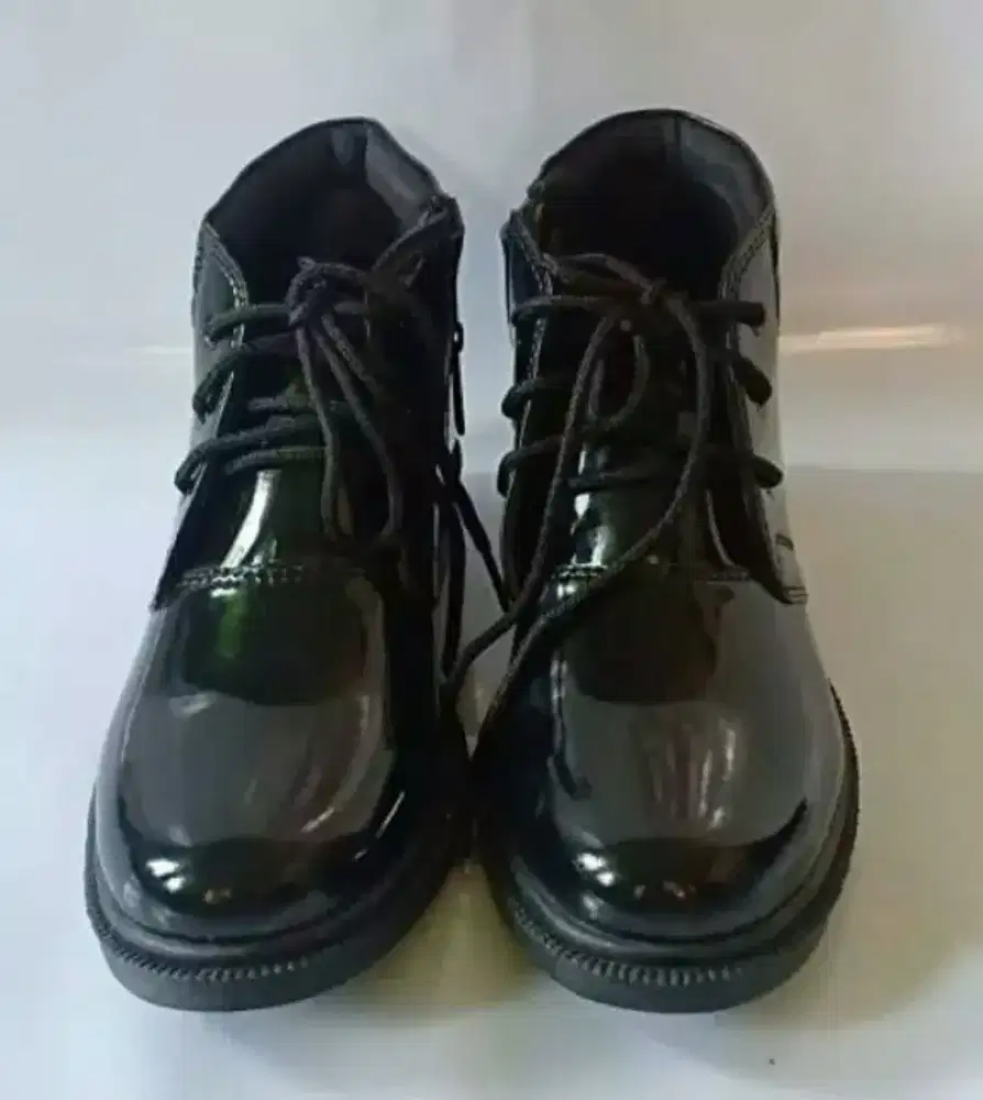 Sepatu pdh size 42 kilap beresleting