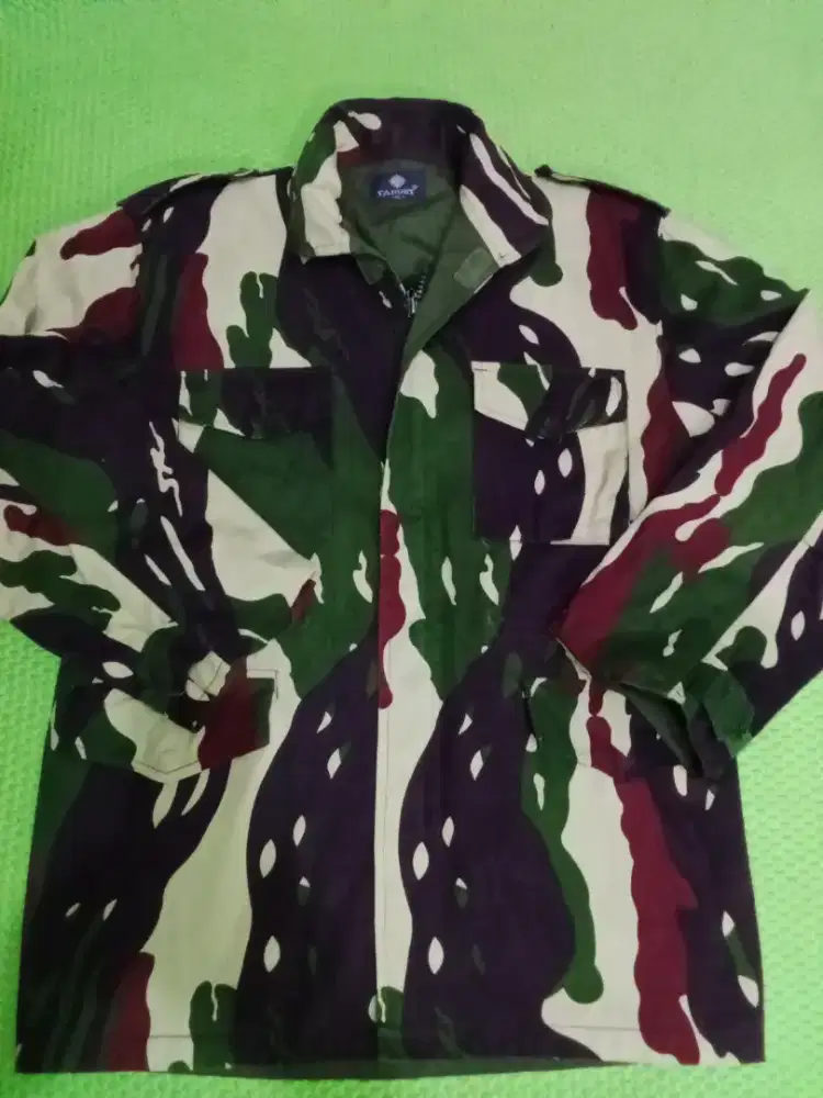 Militery jaket merk TARGET XL