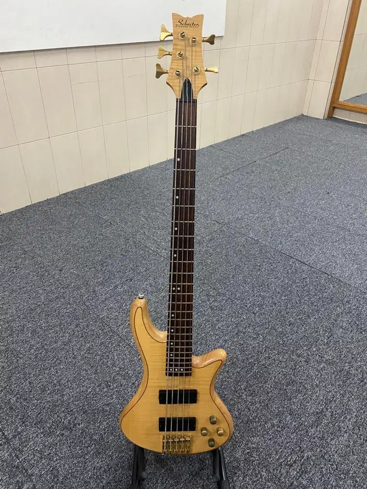 Bass Schecter Stiletto Diamond Series Custom 5