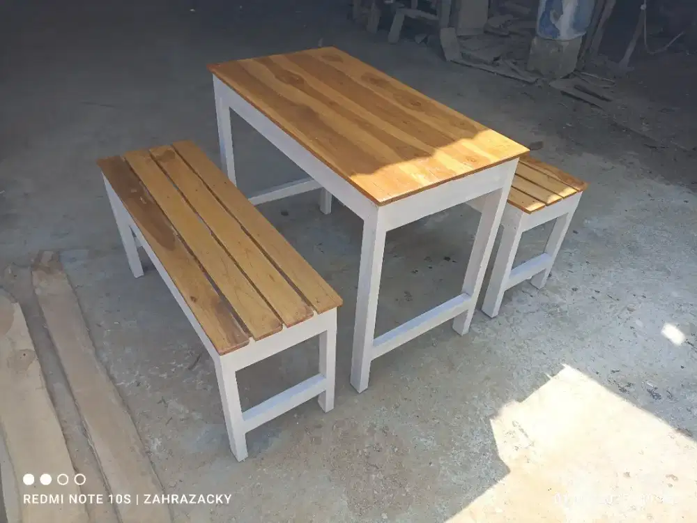 Mwja kursi wakop cafe full kayu