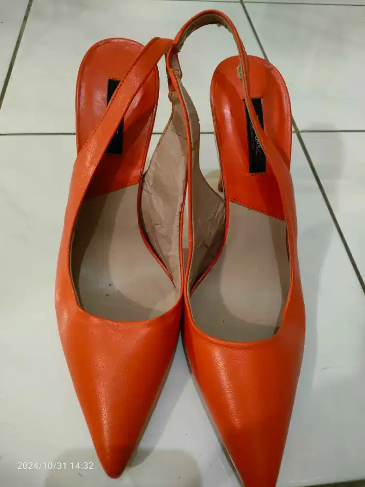 Jual sepatu (high heels) zara baru