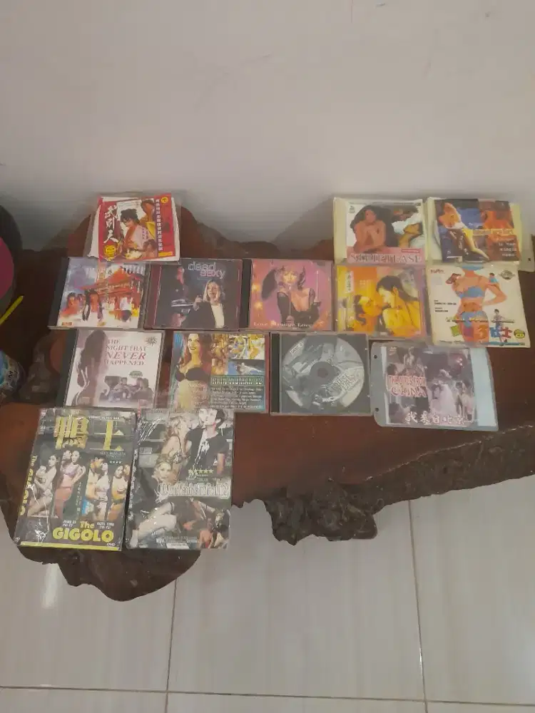 Jual borongan semuax 20 vcd/dvd original campuran siap pake.