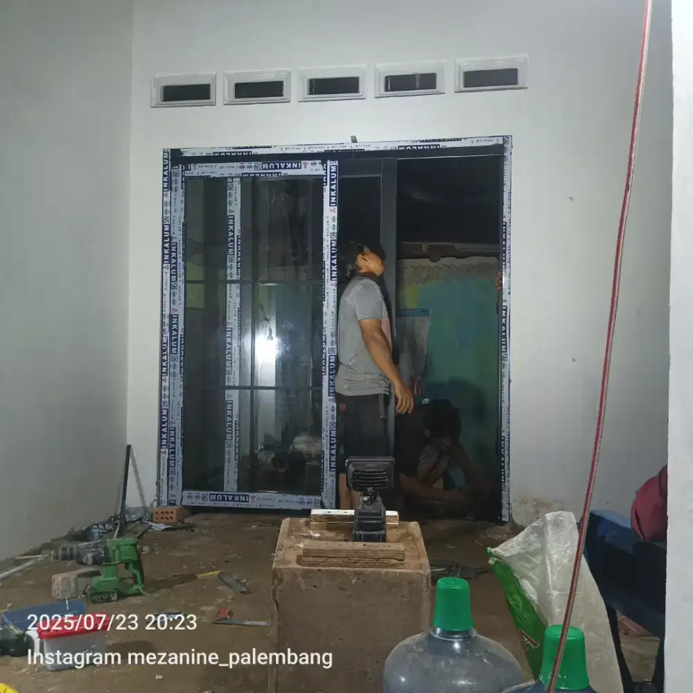 Pintu jendela aluminium partisi kaca