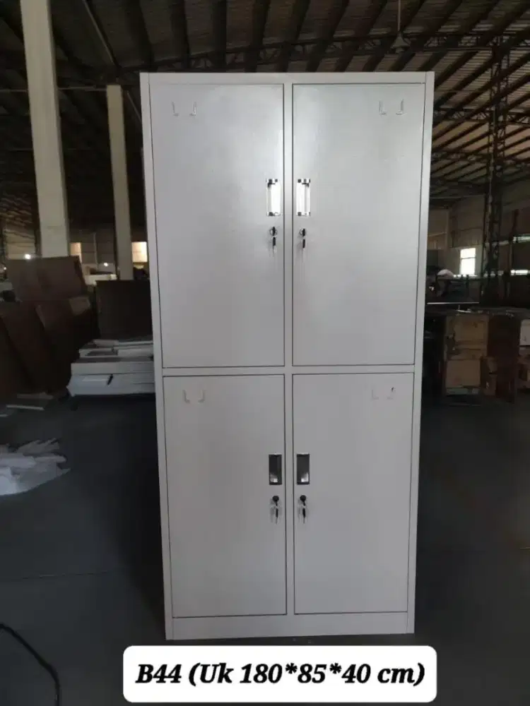 Lemari besi arsip 4 pintu