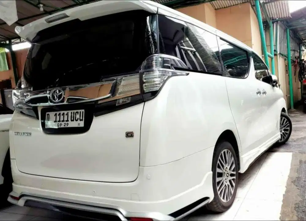 Tanpa DP  Toyota Vellfire G 2.5 At 2015 Km 80 ribuan Top condition