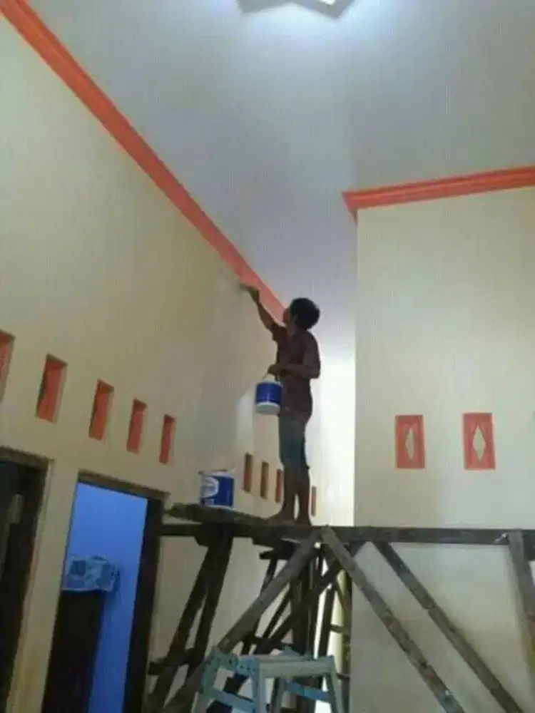 tukang cat bangunan