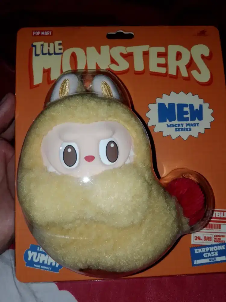 Labubu tempura earphone case
