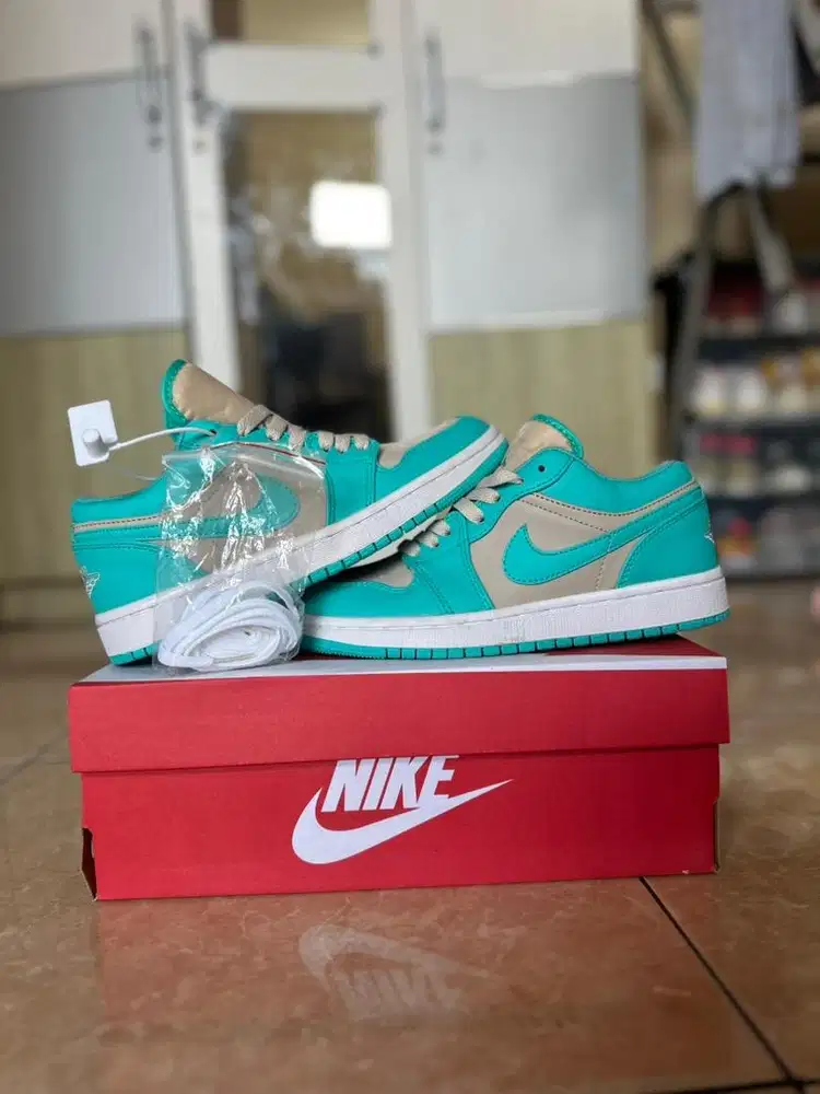 NIKE JORDAN LOW TROPICAL TEAL