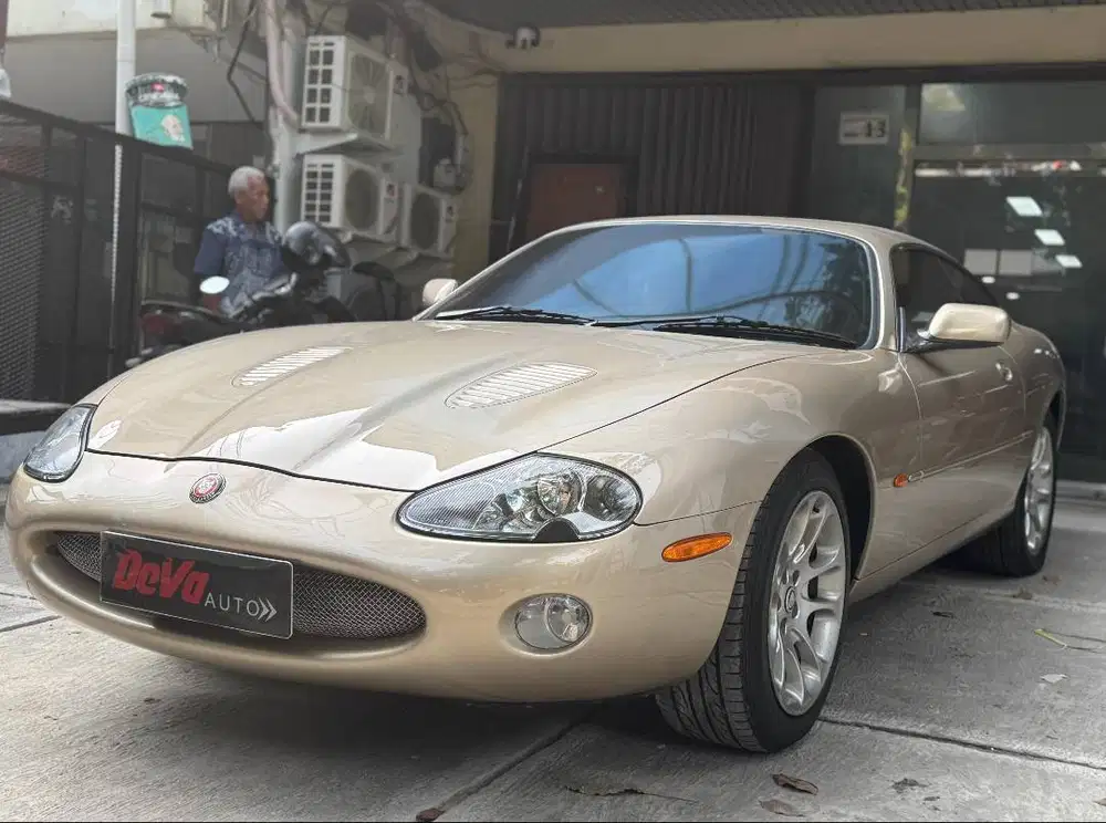 2002 JAGUAR XKR COUPE 4.0L LANGKA