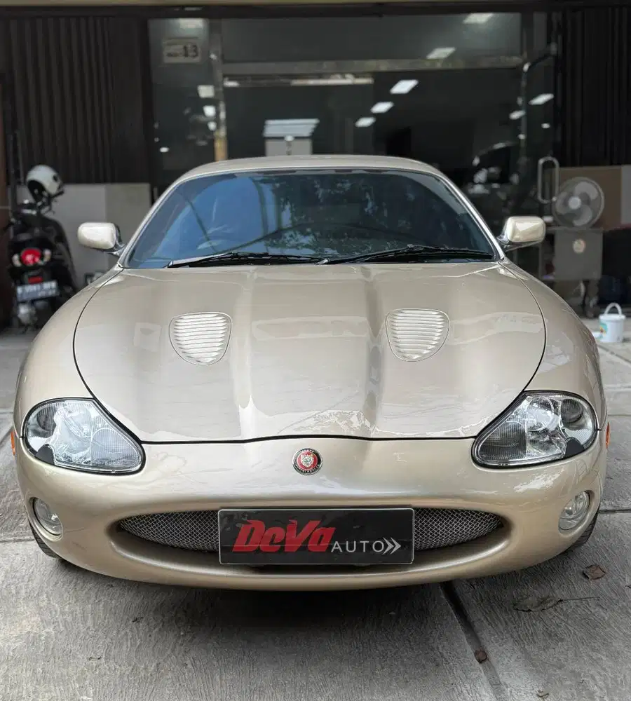 2002 JAGUAR XKR COUPE 4.0L LANGKA