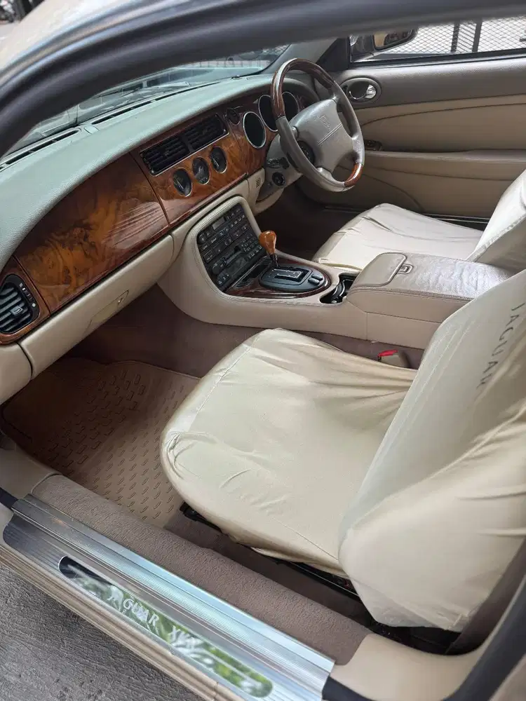 2002 JAGUAR XKR COUPE 4.0L LANGKA